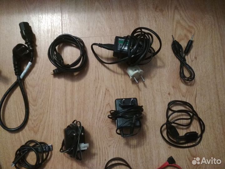 Сетевые зарядные устройства, адаптеры и кабели