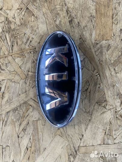 Эмблема kia rio 3