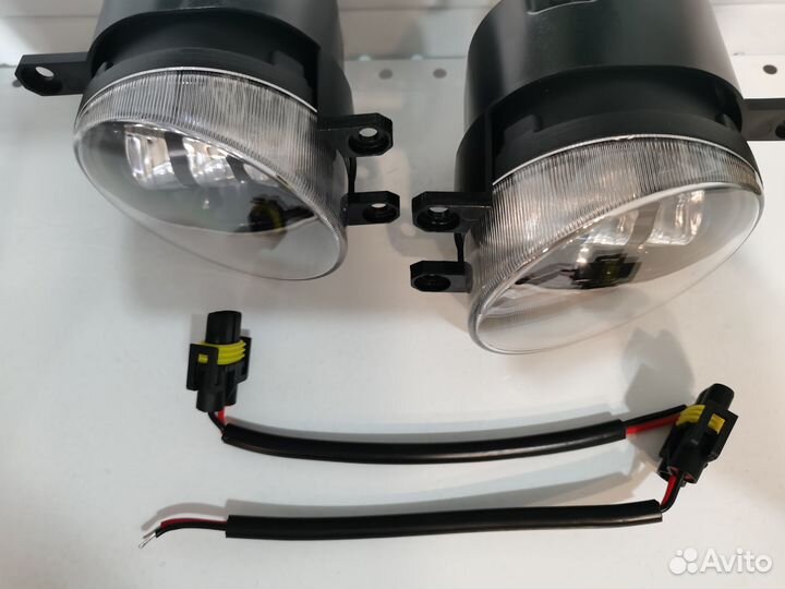 Противотуманные фары Toyota Avensis 60W