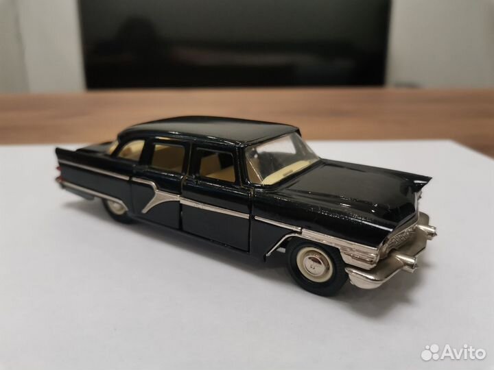 Модель газ 13 чайка СССР 1:43
