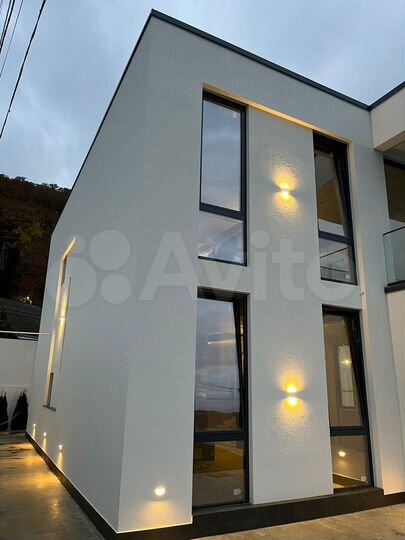 Коттедж 185 м² на участке 4 сот.