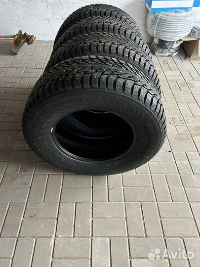 Nokian Tyres Hakkapeliitta 9 SUV 265/65 R17