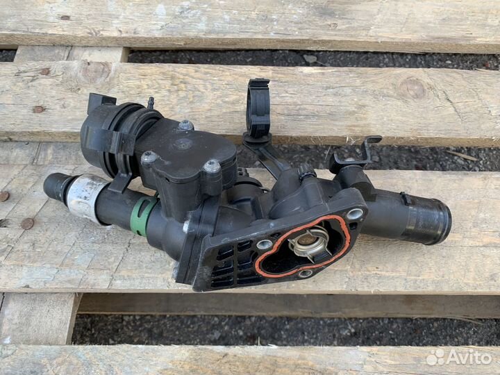 Корпус термостата в сборе Рено Меган 3 1.5 K9K 636