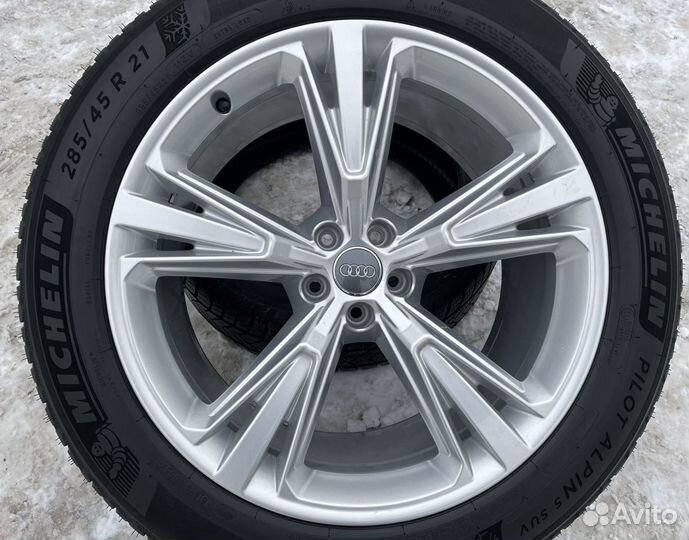 Новые колеса зима Audi Q8 R21 оригинал