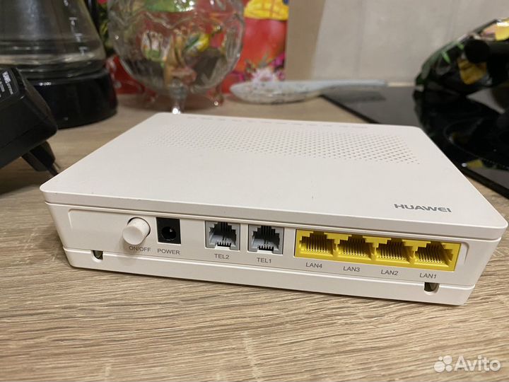 Wi-Fi роутеры TP-Link TL-WR842N, Huawei HG8245H