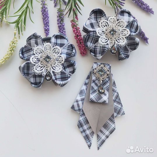 Галстук брошь для школы. Серый цвет. Бант, заколка