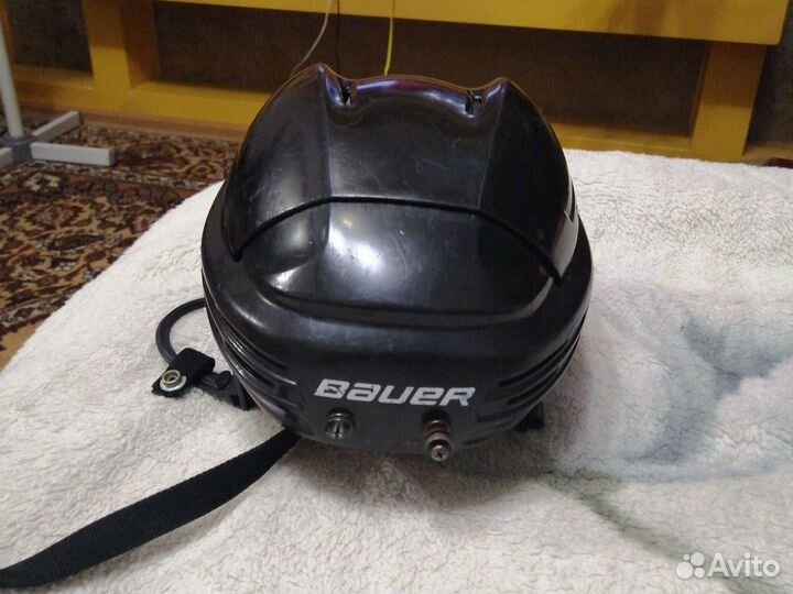 Хоккейный шлем