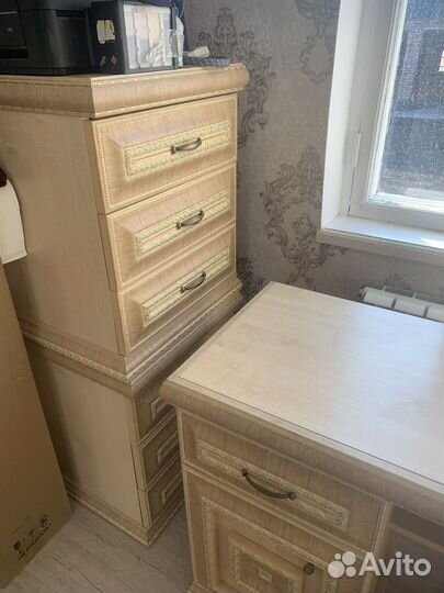 Спальный гарнитур