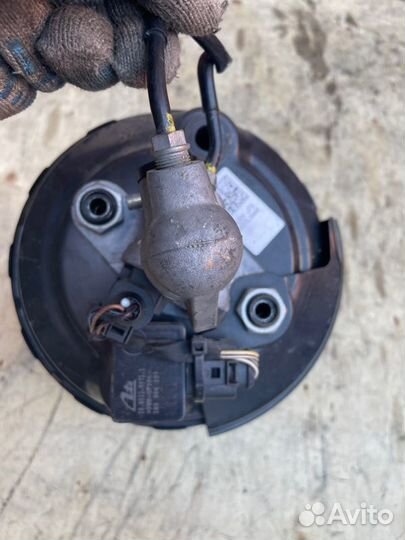 Вакуумный усилитель Volkswagen Passat 3C5 BVY