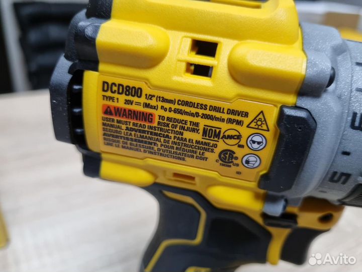 Дрель шуруповерт Dewalt 20V DCD800B (США)