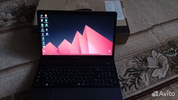 Ноутбук samsung np300e5c