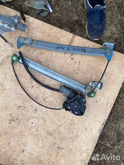 Стеклоподьемник передний левый LADA Vesta