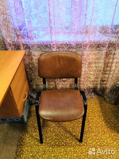 Стул офисный