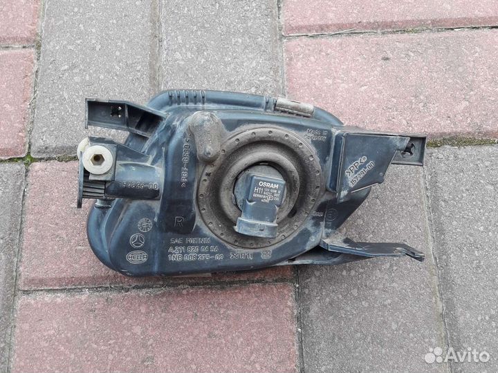 Противотуманка правая Mercedes W211