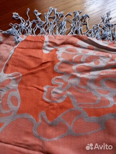 Палантины и платки теплые