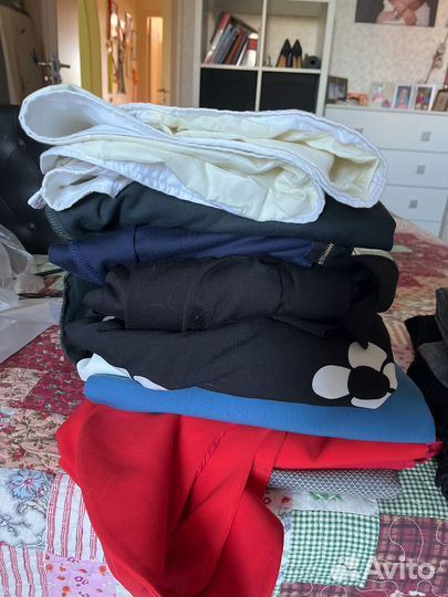Отдам бесплатно женские вещи