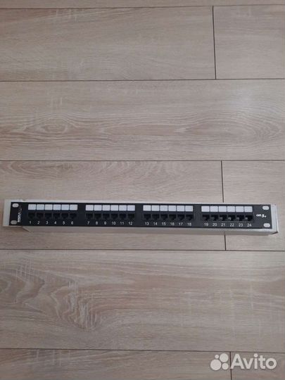 Коммутационная панель Signamax