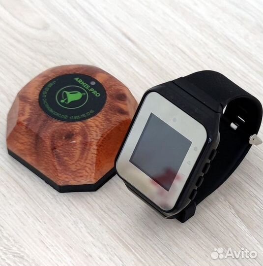 Кнопка вызова официанта с часами-пейджером