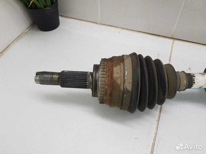 Полуось (привод) передний левый