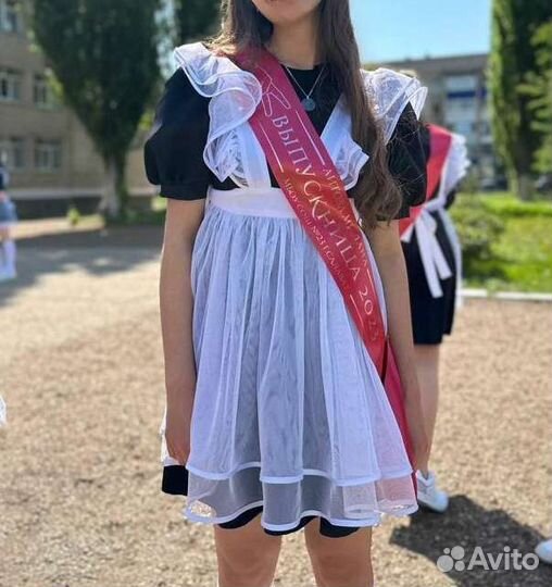 Белый школьный фартук