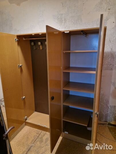 Шкаф