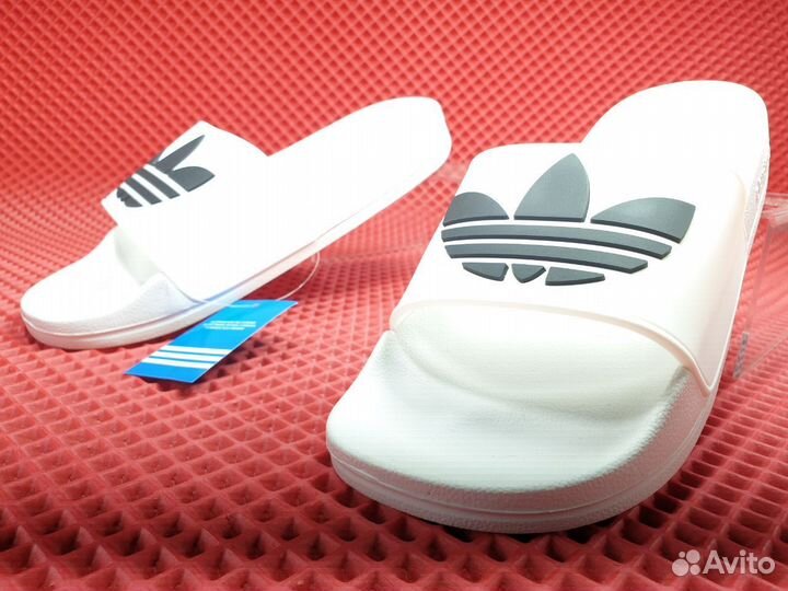 Мужские шлепки Adidas белые