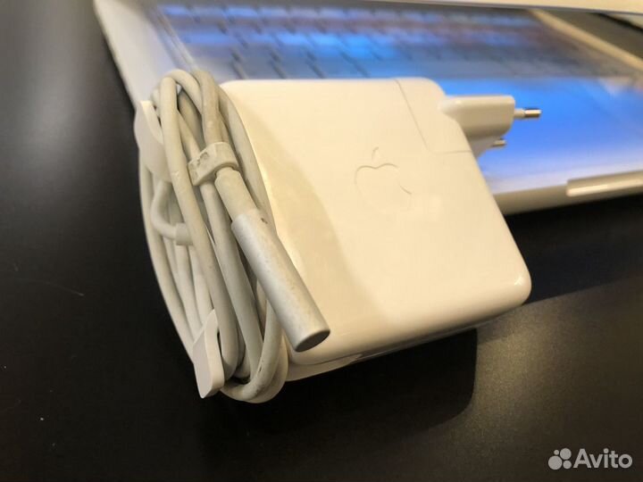 MacBook 1342. 3 Гб Озу