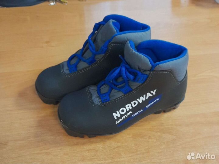 Лыжные ботинки детские 31 размер