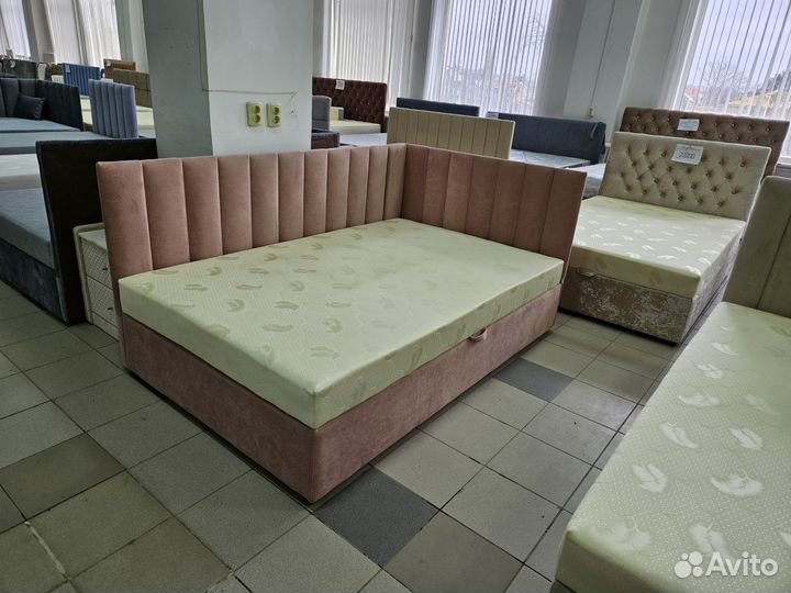 Угловая кровать с подъемным механизмом