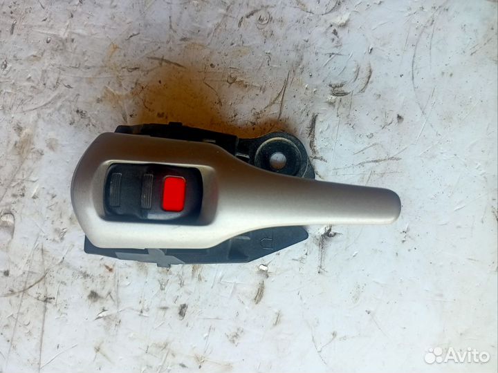Ручка внутренняя передняя правая Toyota Corolla