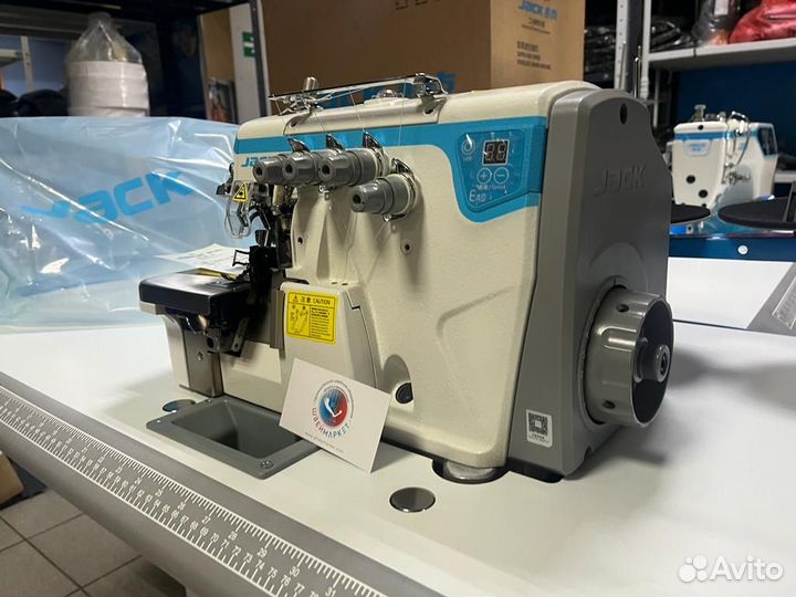 Оверлок Jack E4S-4-M03/333 4-х нитка для трикотажа