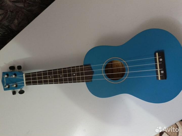 Укулеле с чехлом