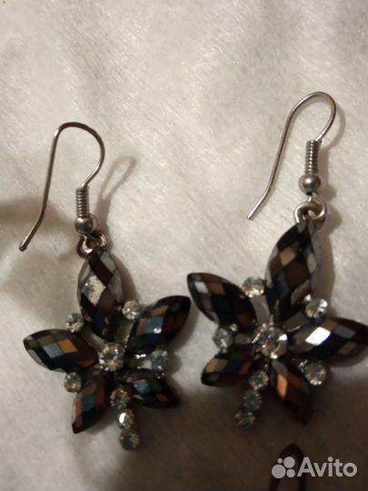 Сережки разные