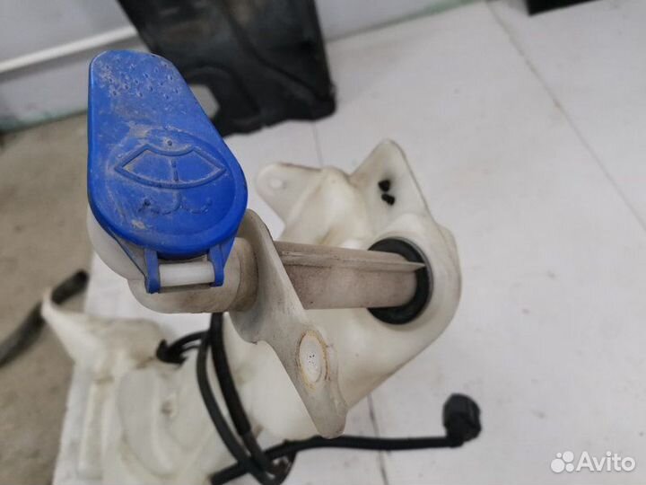 Бачок стеклоомывателя Ford C-Max универсал qqdb