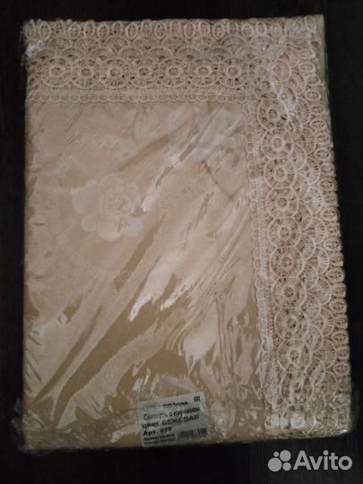 Скатерть с кружевом 150х220