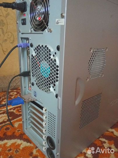 Компьютер ЖК 17 дюймов e4600 4gb gt430 1gb