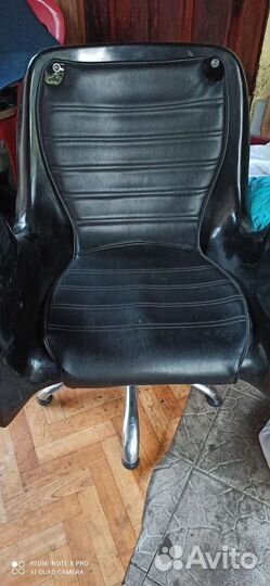 Парикмахерское кресло