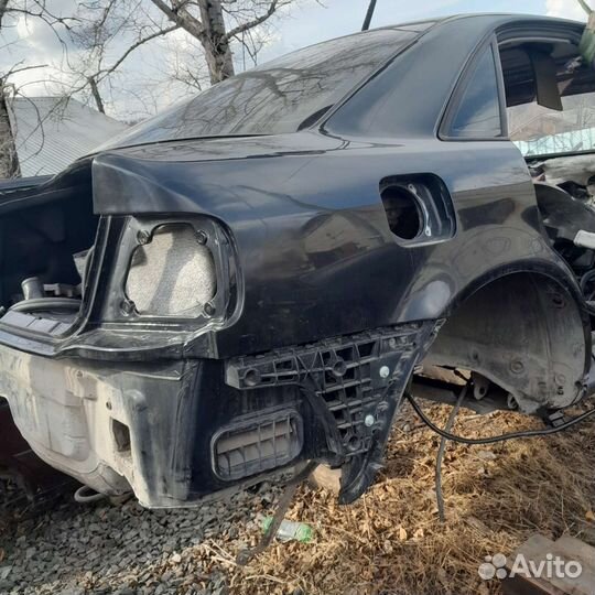 Заднее правое крыло Audi A4 B5