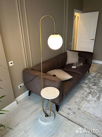 Напольная лампа со столиком