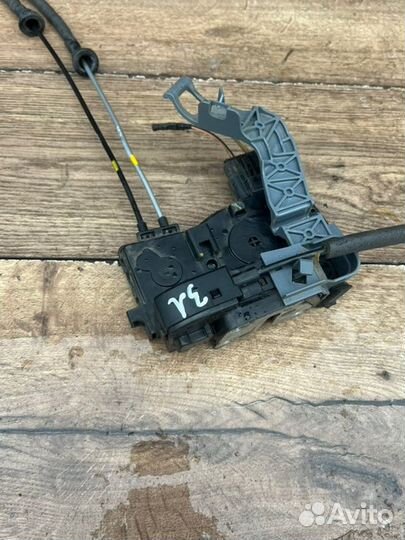 Замок двери задний левый Hyundai Sonata седан 2.4