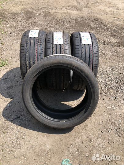 Continental ContiSportContact 5P 255/40 R20 и 285/35 R20 104Y