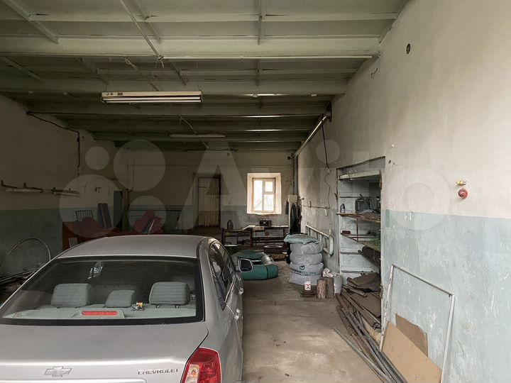 Гараж, > 30 м²