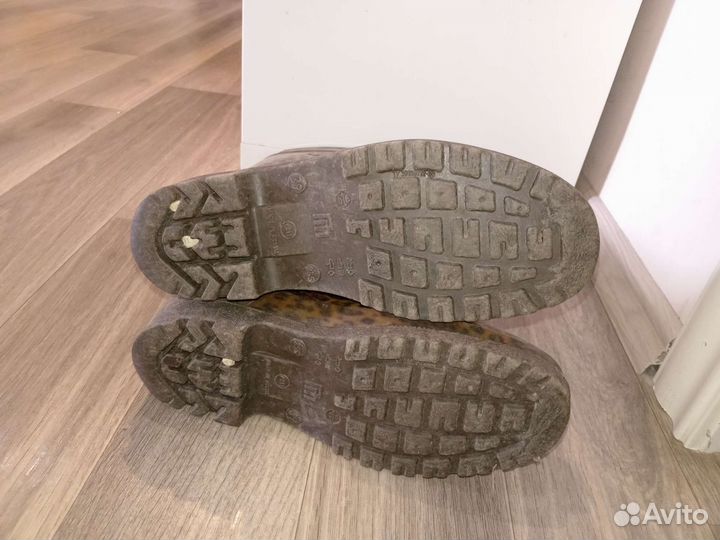 Резиновые сапоги
