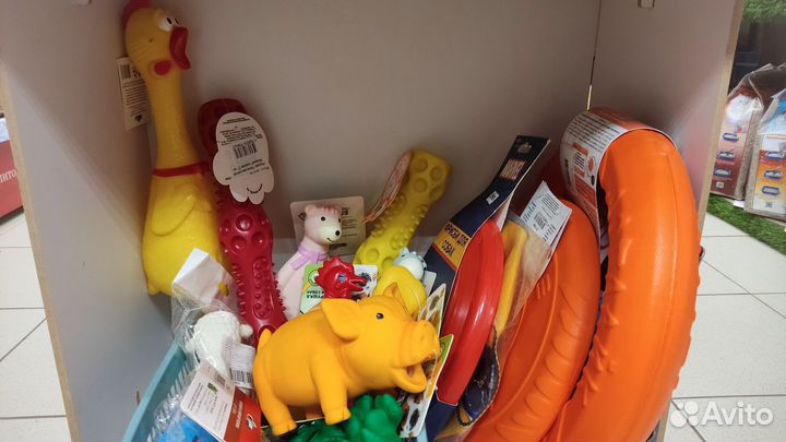 Игрушки для кошек и собак