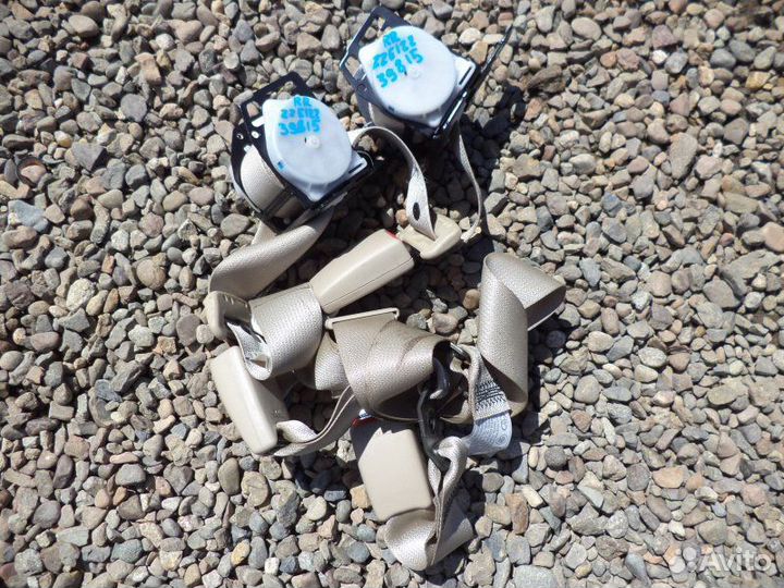 Ремень безопасности задний Toyota Allex ZZE122