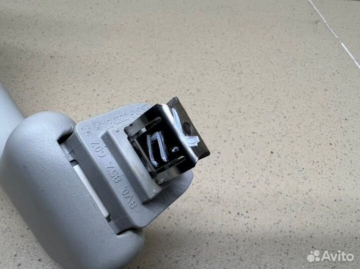 Ручка внутренняя потолочная передняя Audi A3 8V