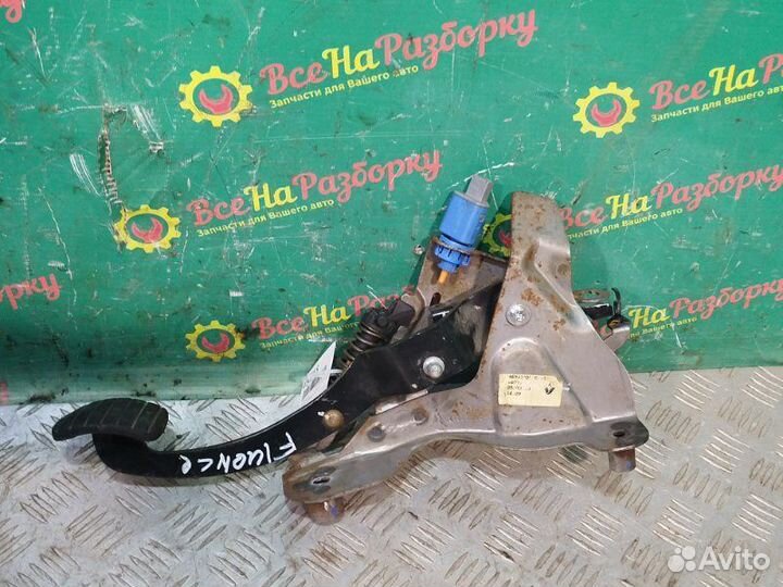 Педаль тормоза Renault Fluence седан 1.6 2010