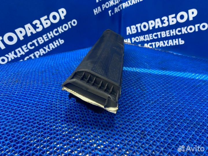 Подушка безопасности в колени Ford Explorer