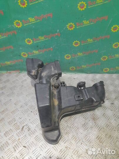 Резонатор воздушного фильтра Ford Mondeo 3 седан