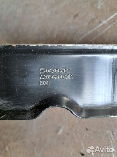 Кронштейн рулевой рейки Mercedes W203